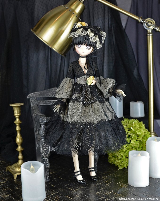 Кофейный зайчик в черных кружевах