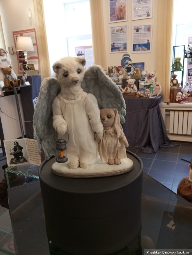 Выставка авторских кукол и мишек Тедди «Элементы искусств» Ч.1