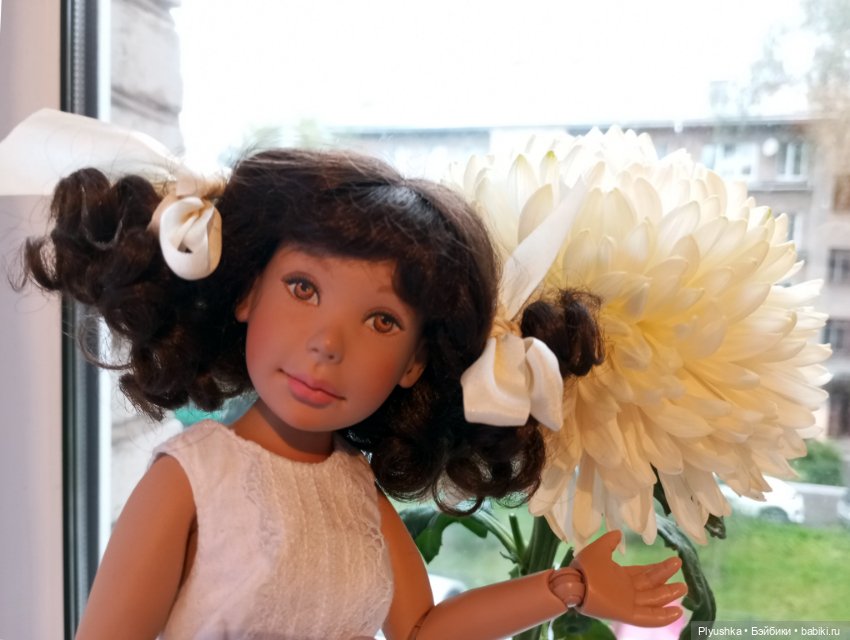 Девочки и букеты — Коллекции игровых кукол (Playline): фото полок (фото 5)