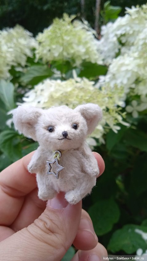 Маленький лисёнок на большой высоте