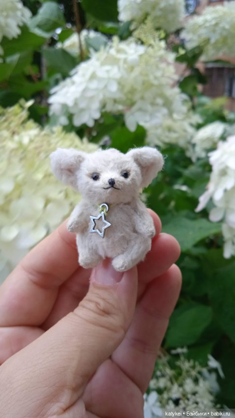 Маленький лисёнок на большой высоте