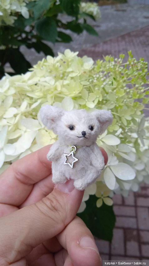 Маленький лисёнок на большой высоте