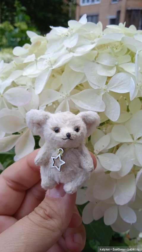 Маленький лисёнок на большой высоте