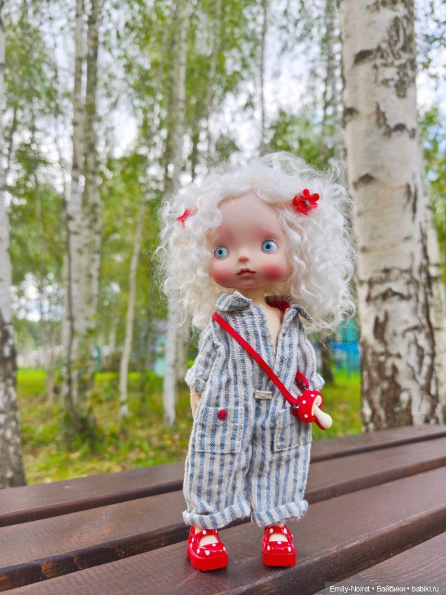 Прогулка в Орловском — Коллекции игровых кукол (Playline): фото полок (фото 8)