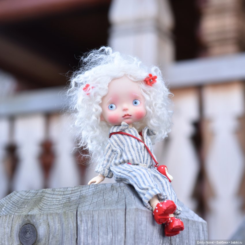 Прогулка в Орловском — Коллекции игровых кукол (Playline): фото полок (фото 7)