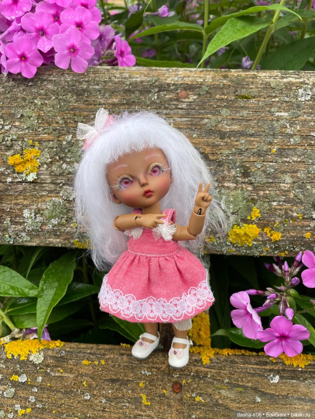 Лиза в обновленном образе)