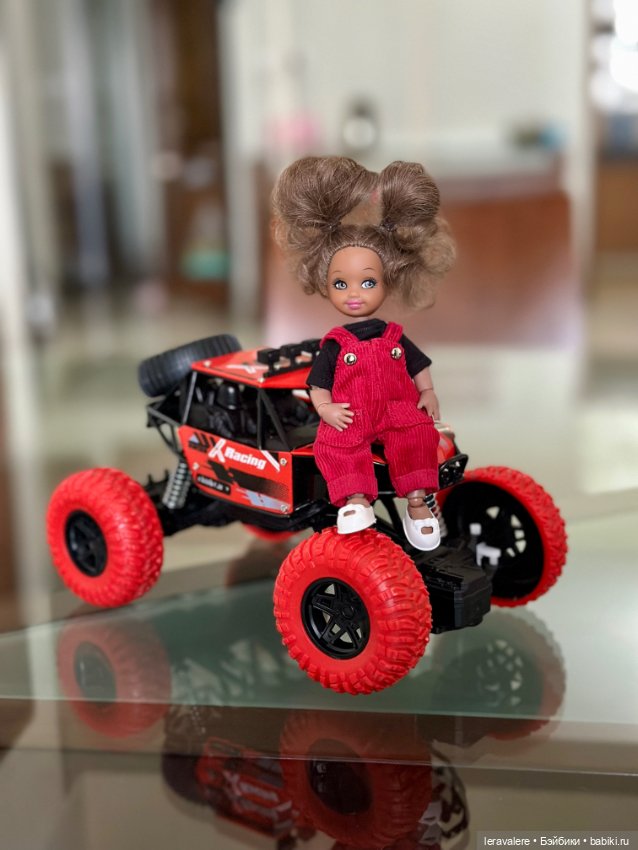 Немного о цвете — Коллекции игровых кукол (Playline): фото полок