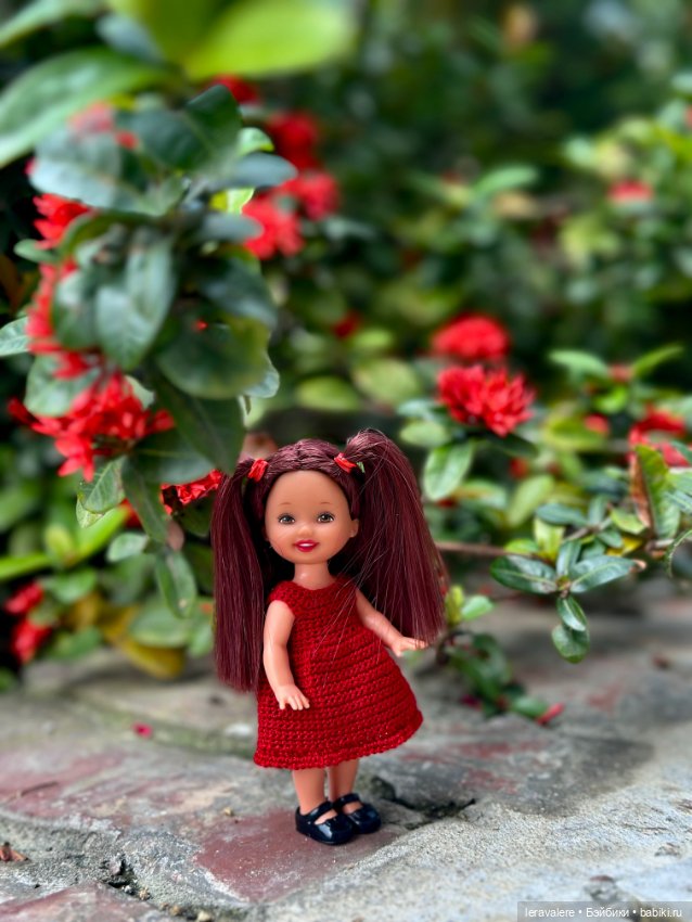 Немного о цвете — Коллекции игровых кукол (Playline): фото полок