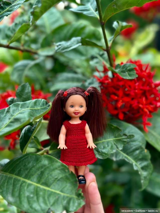 Немного о цвете — Коллекции игровых кукол (Playline): фото полок