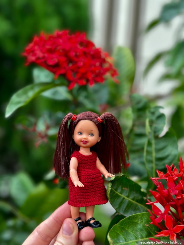 Немного о цвете — Коллекции игровых кукол (Playline): фото полок