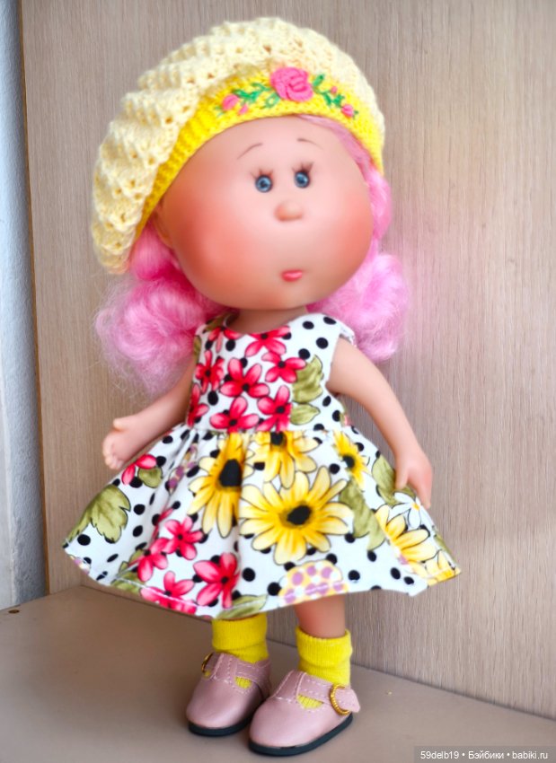 Новый яркий нарядик с вышивкой для Мии 23 см