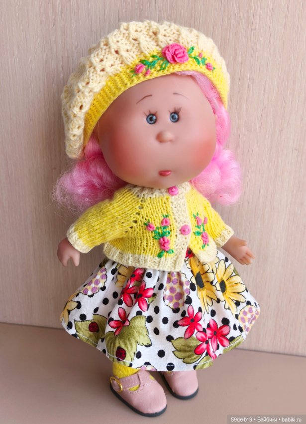 Новый яркий нарядик с вышивкой для Мии 23 см (фото 7)