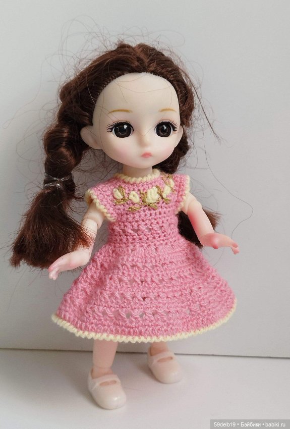 Платье крючком с вышивкой рококо для баболи 16 см (фото 3)