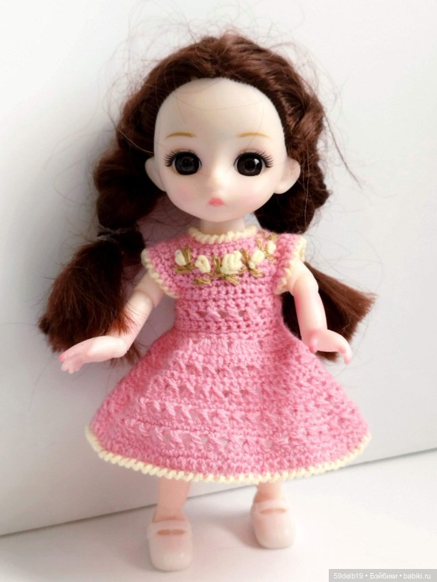 Платье крючком с вышивкой рококо для баболи 16 см (фото 2)