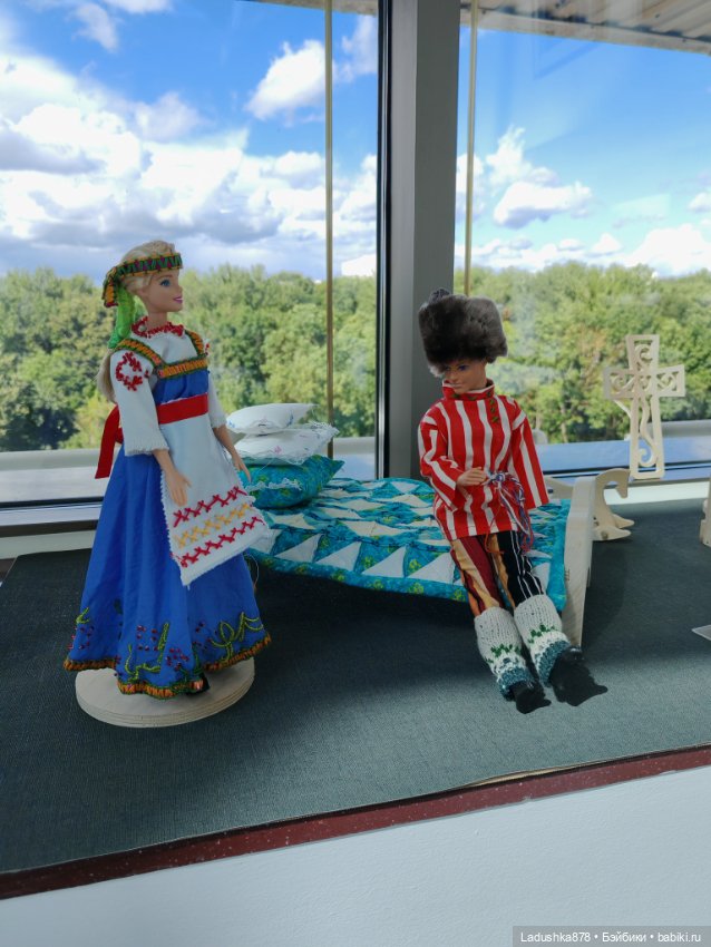 Выставка кукол в народных костюмах