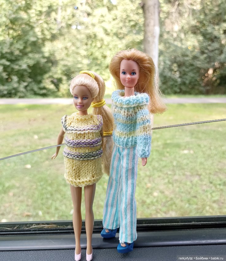 Прогулка с мелкими куклами