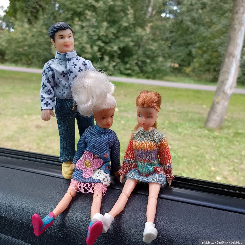 Прогулка с мелкими куклами (фото 4)