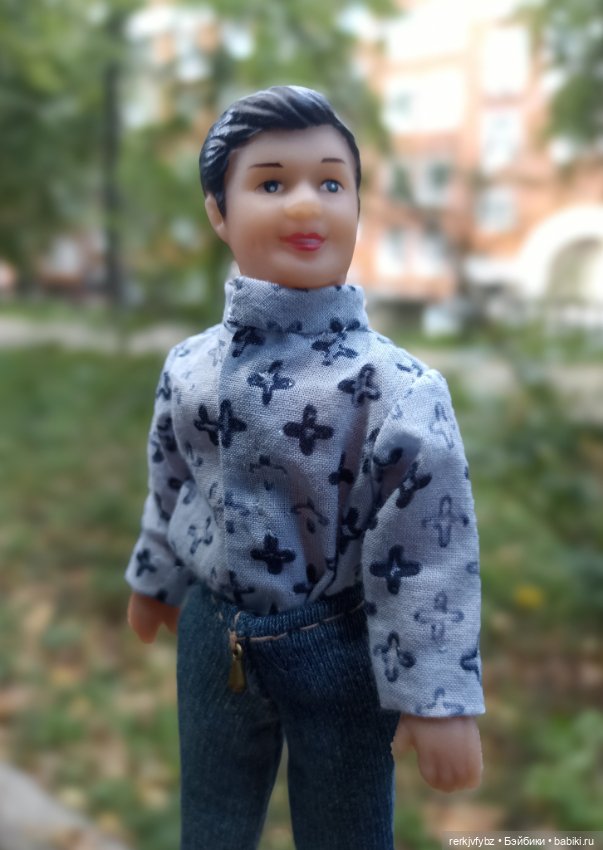 Прогулка с мелкими куклами