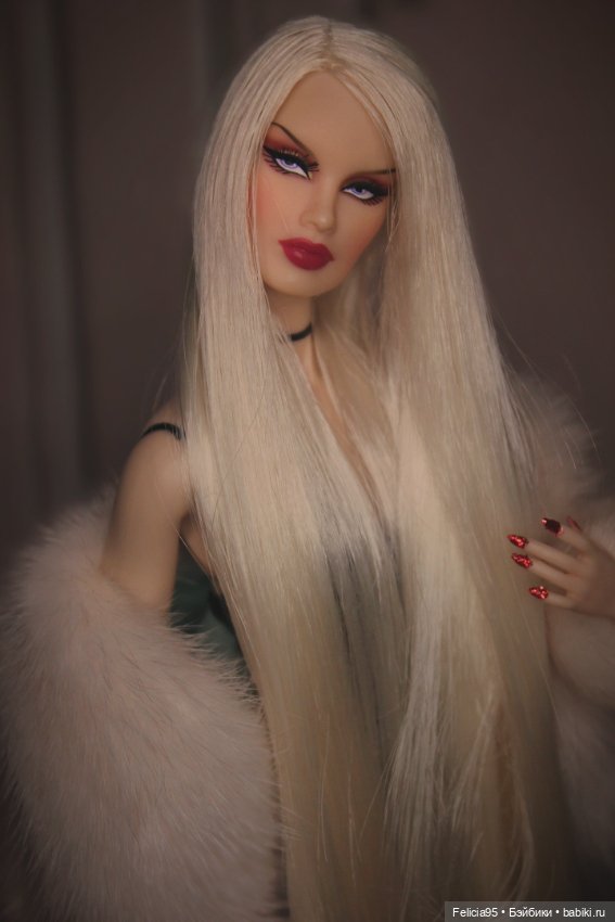 Surrealist Gala Véronique Perrin. Моя новенькая волчица