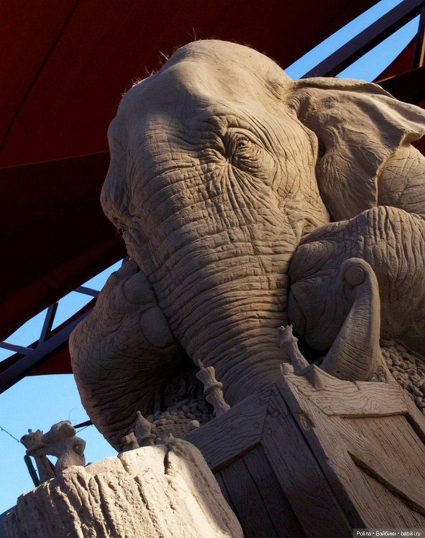 Слон и мышь из песка, авторы Рей Виллафан и Сью Беатрис (фото 4)