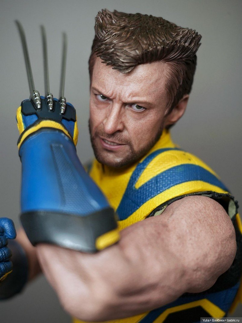 Фигурка Росомахи - Hot Toys (фото 6)