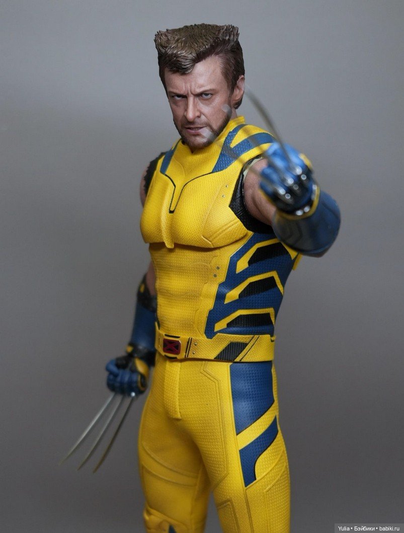 Фигурка Росомахи - Hot Toys (фото 3)