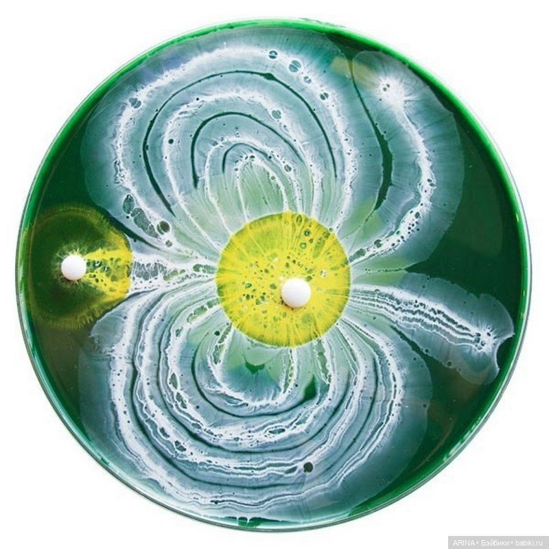 Klari Reis - картины в чашке Петри (фото 8)