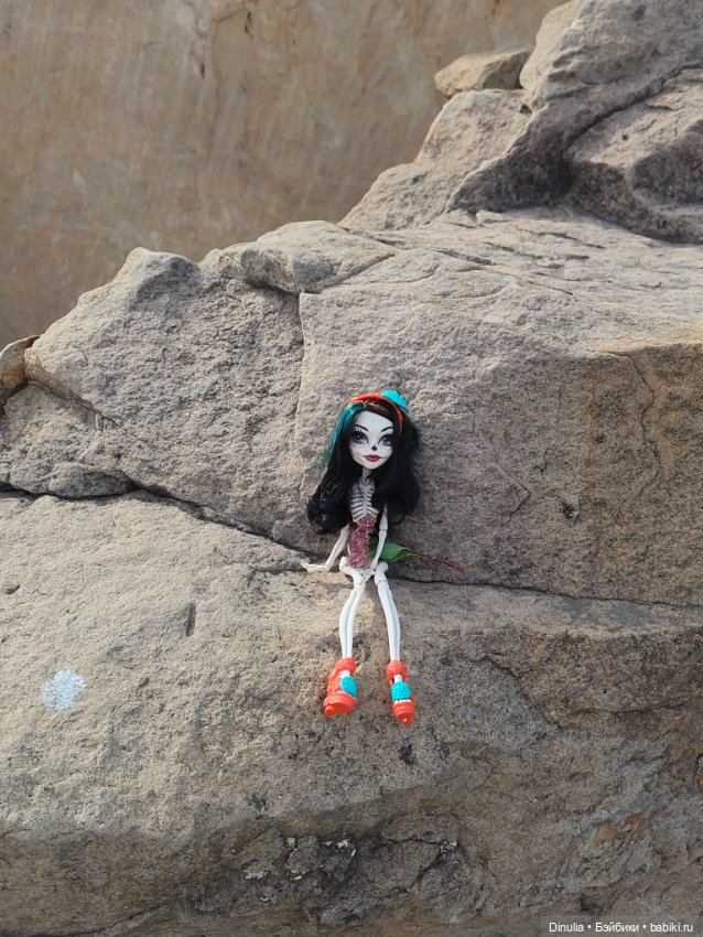 Скелита Калаверс гуляет — Куклы Monster High и Ever After High: G1 (фото 5)