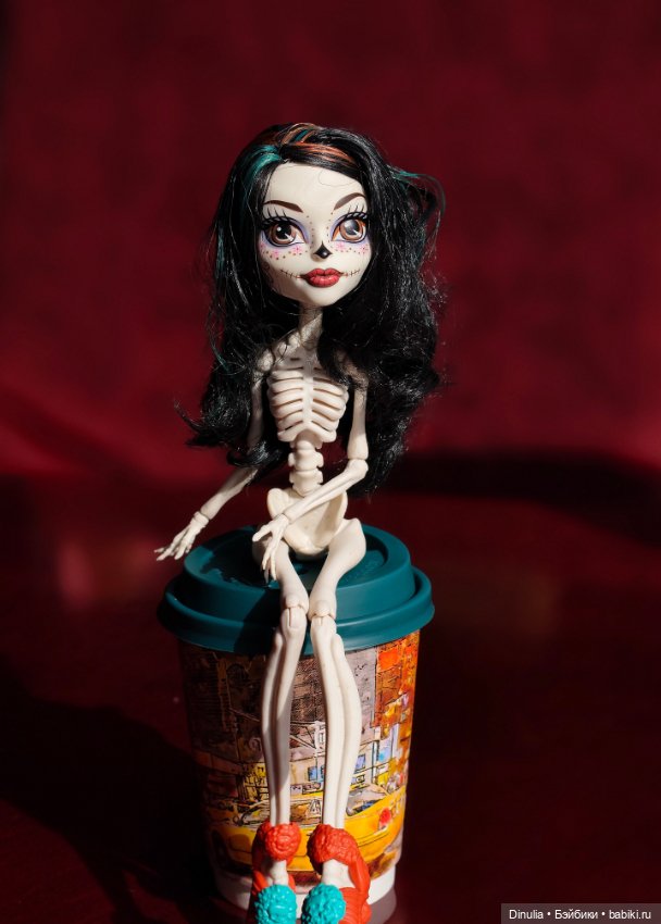 Скелита Калаверс гуляет — Куклы Monster High и Ever After High: G1 (фото 8)