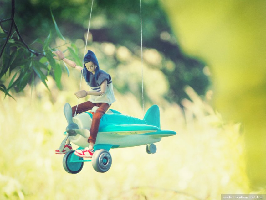 Дик. День полётов — Экшн