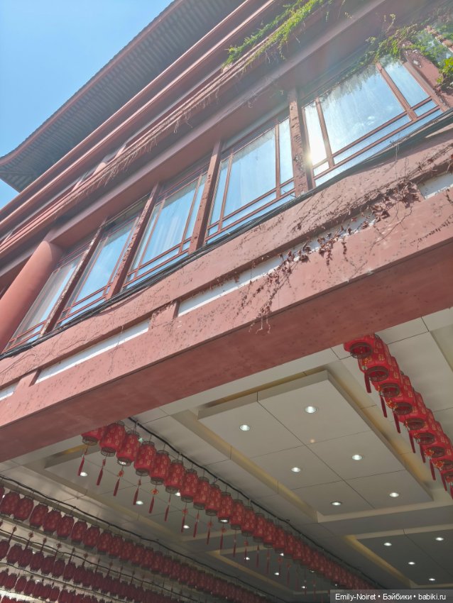 Шанхайский полдень: Храм Нефритового Будды