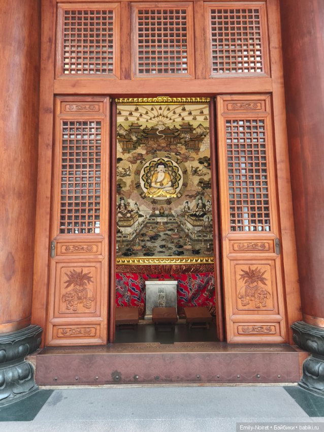 Шанхайский полдень: Храм мира и спокойствия