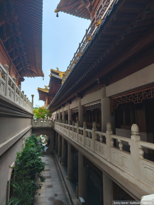 Шанхайский полдень: Храм мира и спокойствия
