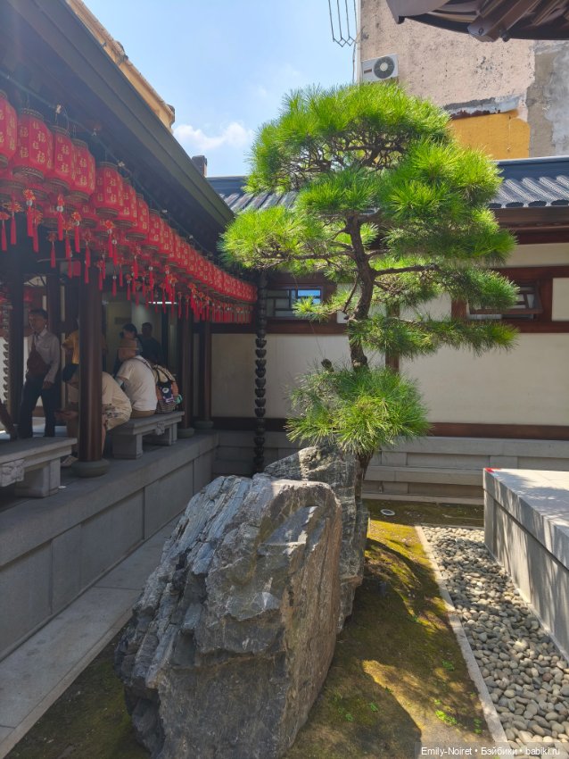 Шанхайский полдень: Храм Нефритового Будды