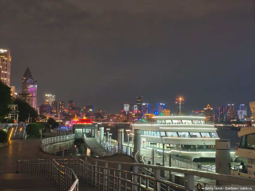 Шанхайский полдень: Храм Нефритового Будды