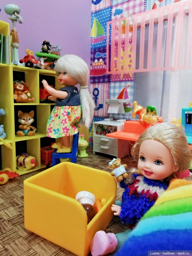 Детская комнатка с напечатанной мебелью