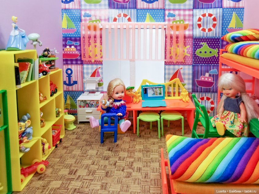 Детская комнатка с напечатанной мебелью