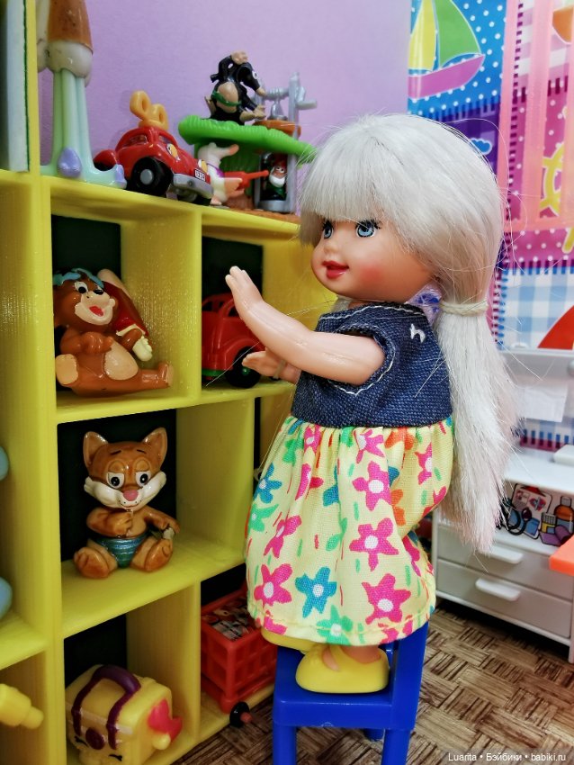 Детская комнатка с напечатанной мебелью