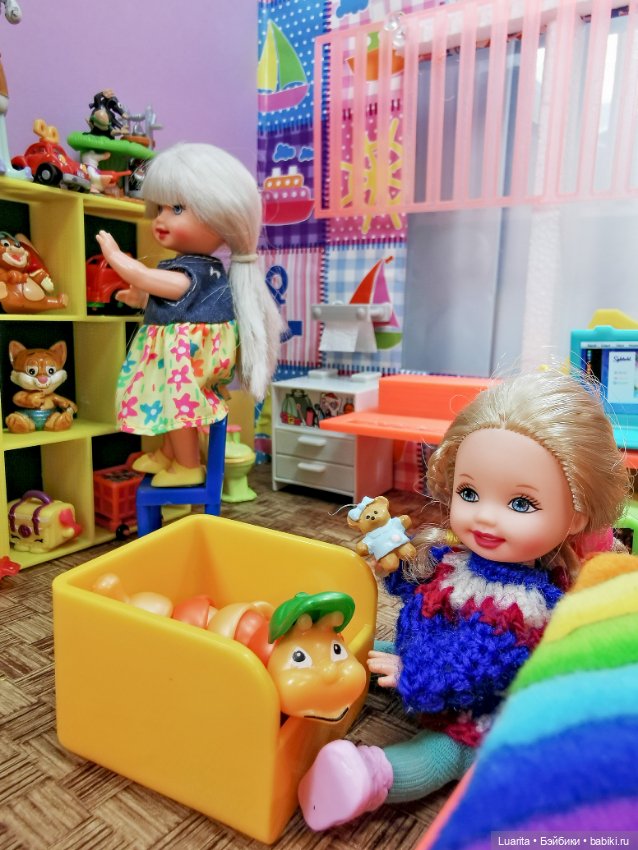 Детская комнатка с напечатанной мебелью