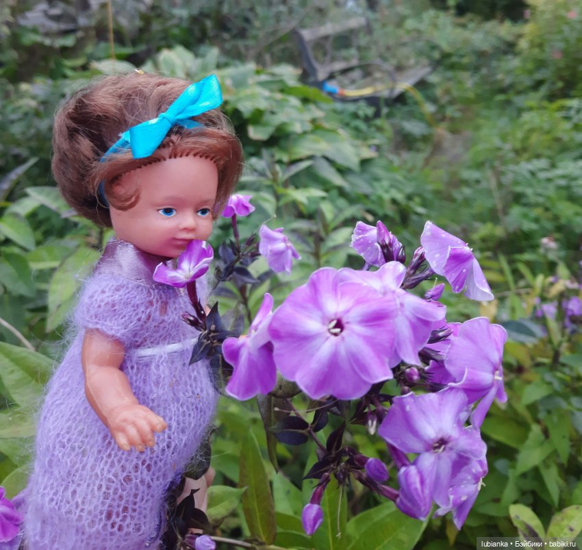 И опять Элечка на прогулке и с цветами🥰💜🌸🌼🌺 (фото 4)