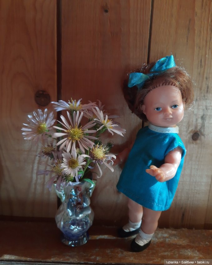 И опять Элечка на прогулке и с цветами🥰💜🌸🌼🌺 (фото 2)