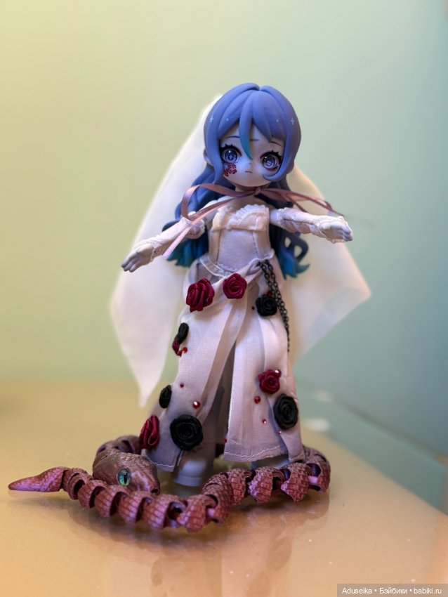 Страшно привлекательная Nyssa