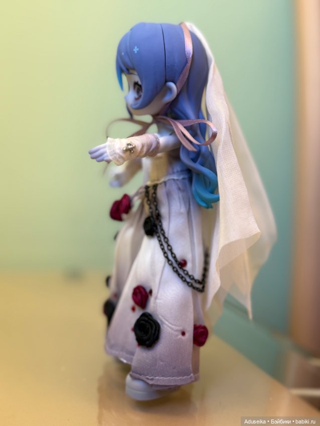 Страшно привлекательная Nyssa