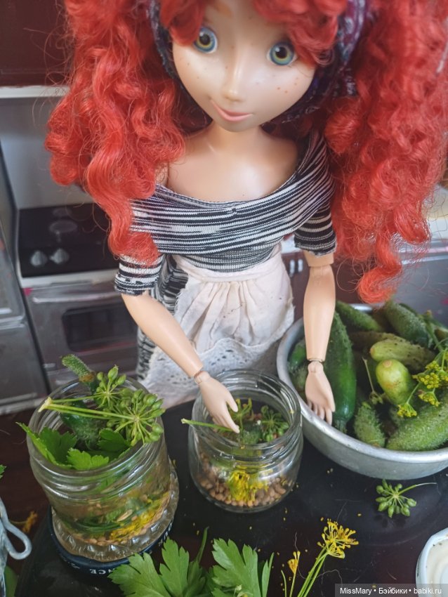 Маринуем огурцы 🥒🥒🥒 — Куклы Disney Animators и Принцессы Диснея: Disney Store