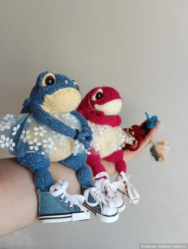 Жабки-туристки Ванда и Варда