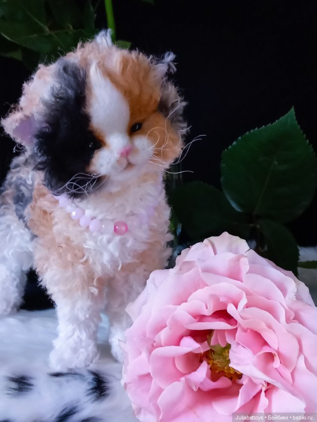 Котенок селкирк рекс 🤍🖤🧡 — Игрушки в смешанной технике (мех и глина): Арт (фото 3)