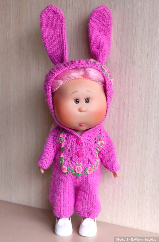 Вязаный комбинезончик с вышивкой рококо для мини Мии