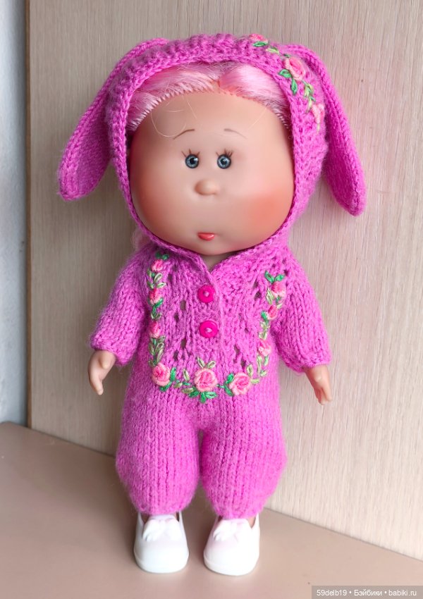 Вязаный комбинезончик с вышивкой рококо для мини Мии (фото 3)