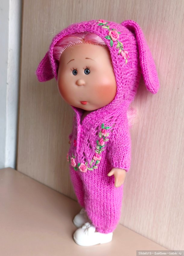 Вязаный комбинезончик с вышивкой рококо для мини Мии (фото 5)