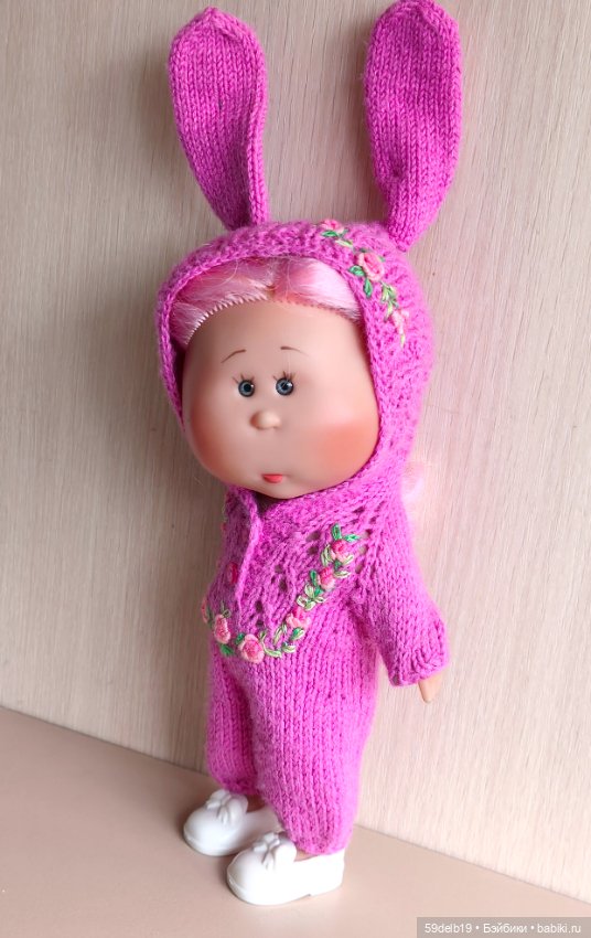 Вязаный комбинезончик с вышивкой рококо для мини Мии